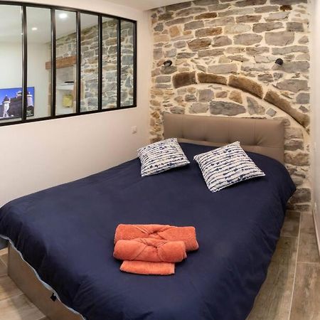 Le Papillon Apartment Aubenas Bagian luar foto